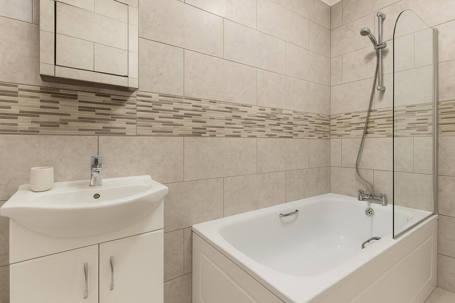 2 Bed Flat In Acton Town * Londra