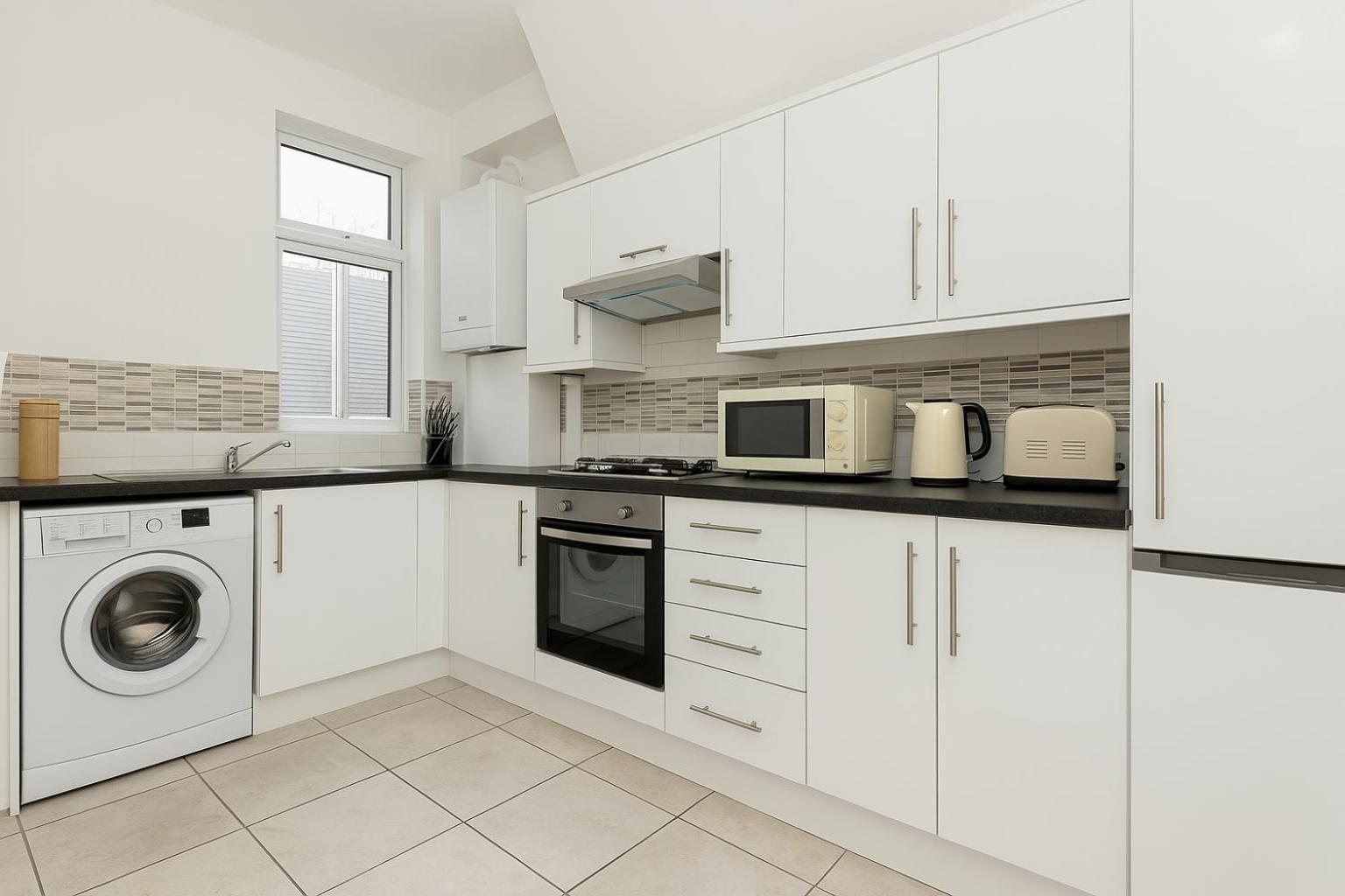 Apartment 2 Bed Flat In Acton Town