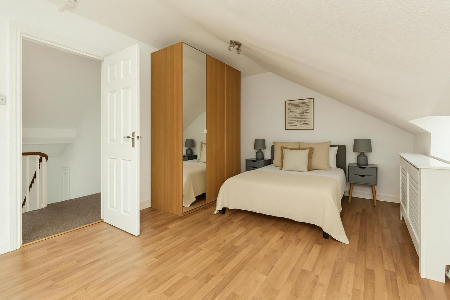 Apartment 2 Bed Flat In Acton Town *